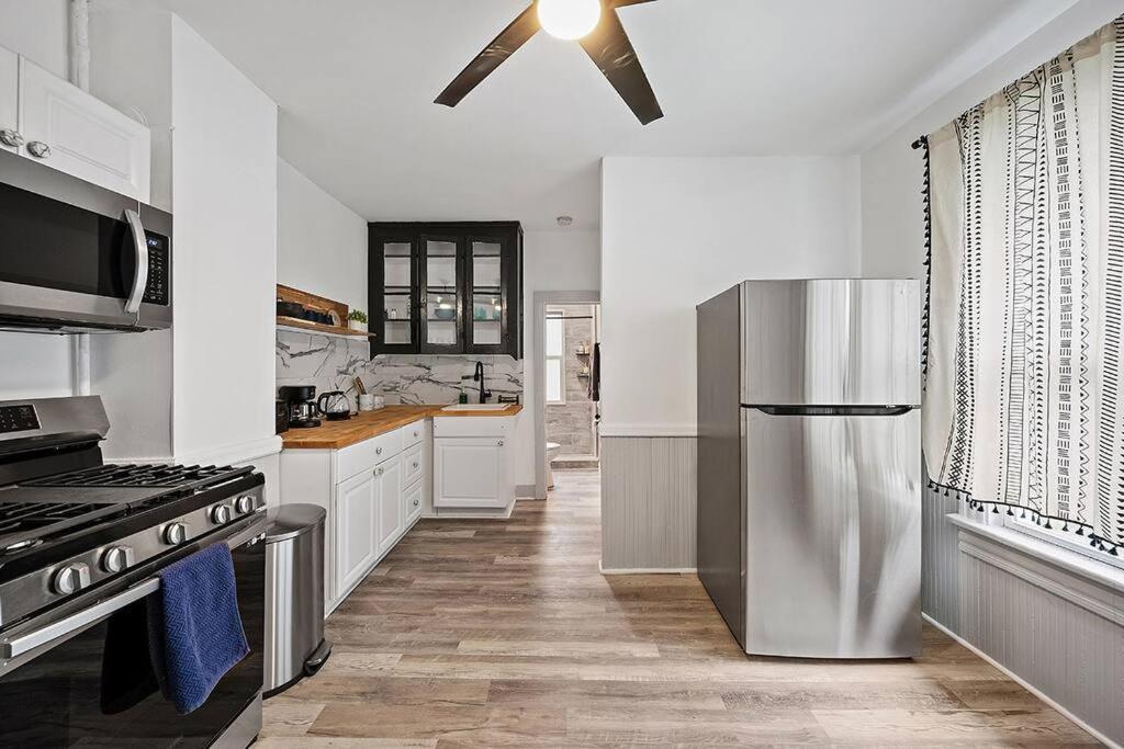 Center Of Little Italy #4 Apartment Cleveland Exterior photo
